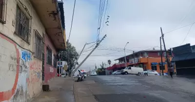 Cay poste de energa elctrica