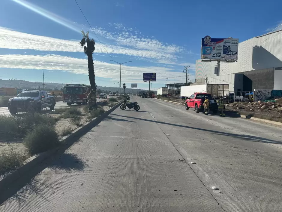 Volcadura de pipa de gas en Va Rpida