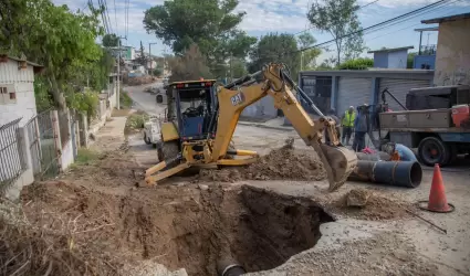 Trabajos de reparacin en lnea de impulsin en Can del Sainz