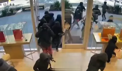 Robo masivo en joyera de California