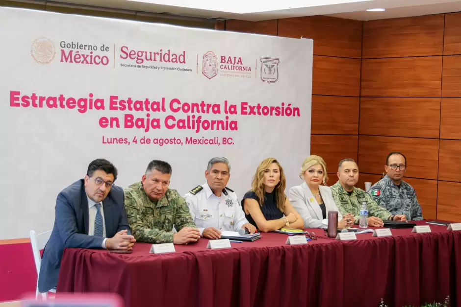 Gobernadora Marina del Pilar destaca reforma constitucional