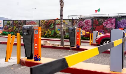 Estacionamientos de plazas y centros comerciales