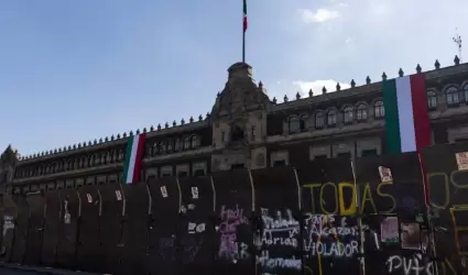 Vallas en Palacio Nacional