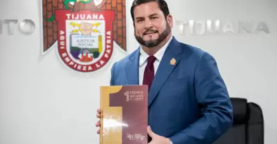 Presenta Ismael Burgueo su primer Informe de Gobierno