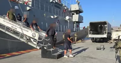 Marina rescata a 17 personas a la deriva cerca de Ensenada