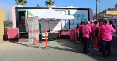 Arranca Octubre Rosa con mdulo en Macroplaza Tijuana