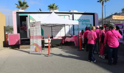 Arranca Octubre Rosa con mdulo en Macroplaza Tijuana