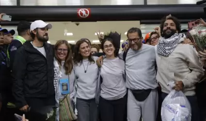 Llegan a Mxico los seis mexicanos detenidos por Israel en Flotilla Global Sumud
