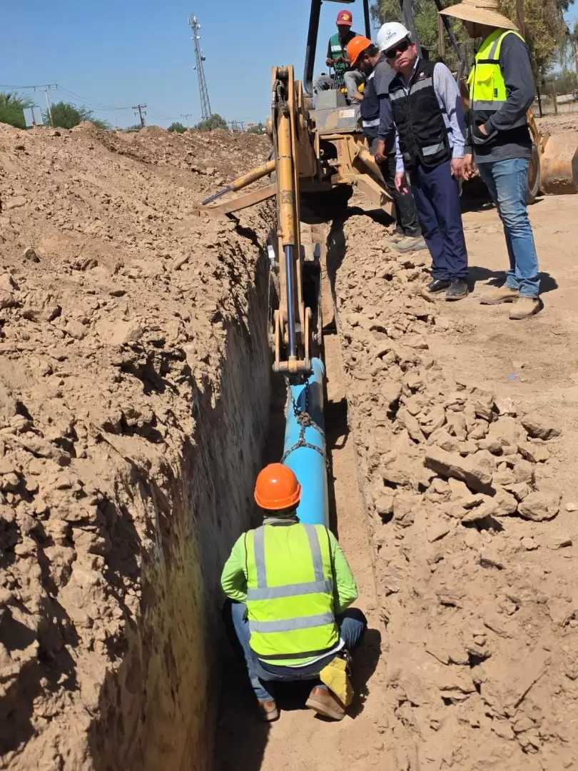 Construccin de lnea de alimentacin de agua potable en ejido Veracruz 2