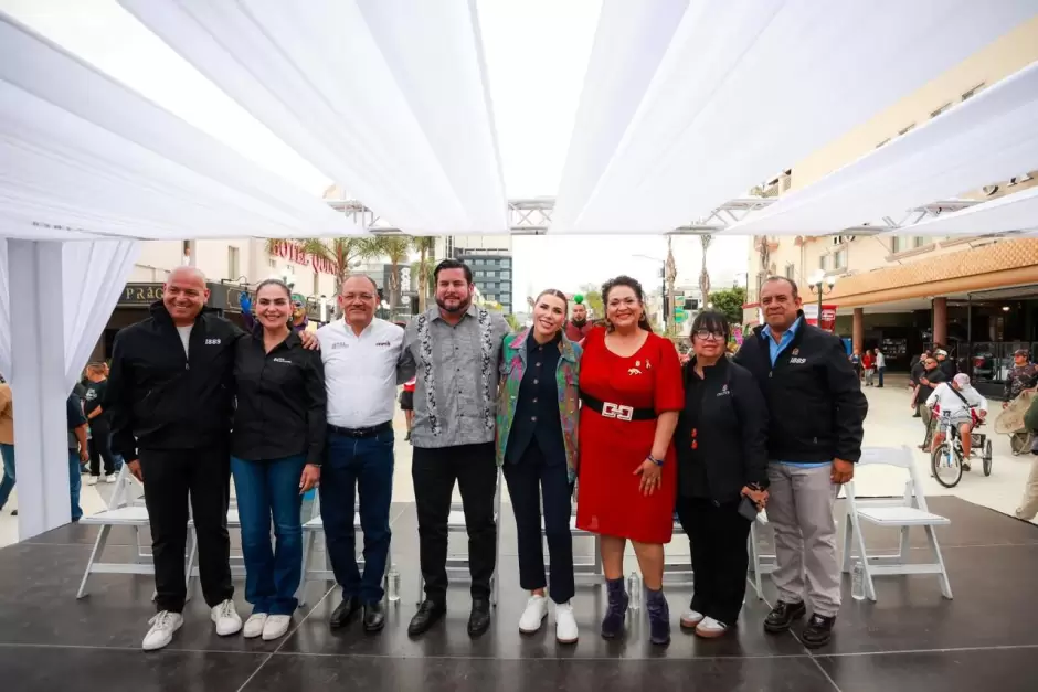 Nuevo andador peatonal de "La Revolucin" Gobernadora Marina del Pilar