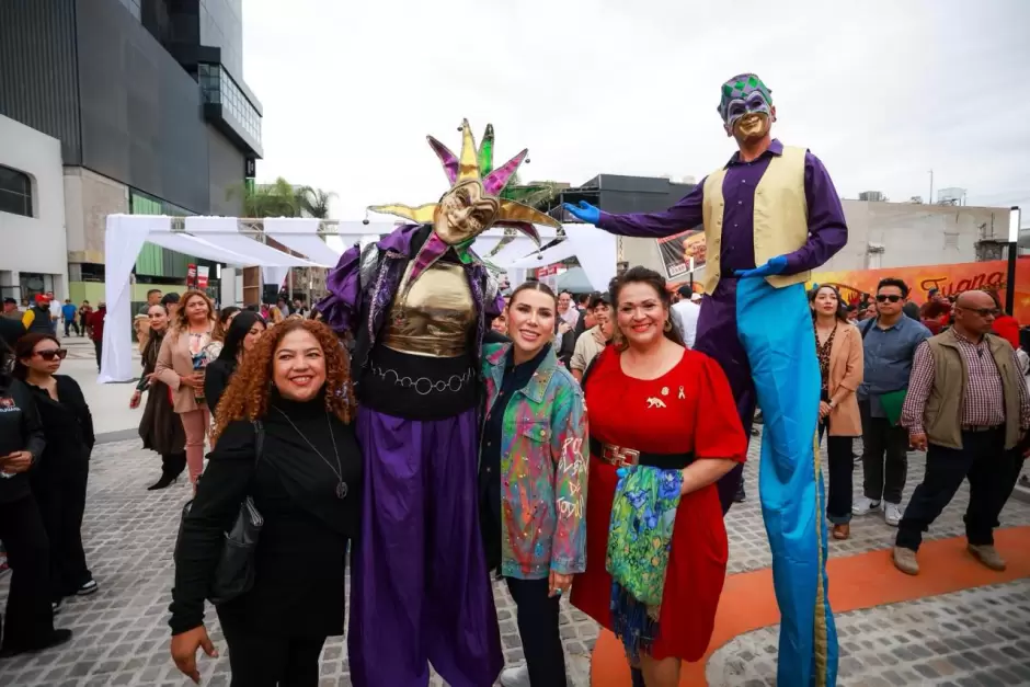 Nuevo andador peatonal de "La Revolucin" Gobernadora Marina del Pilar