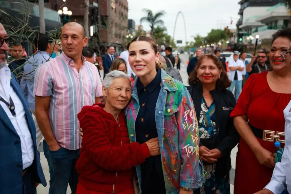 Nuevo andador peatonal de "La Revolucin" Gobernadora Marina del Pilar