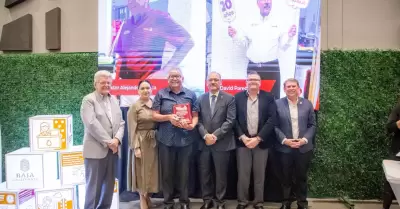 Reconoce CESPT a personal por aos de servicio