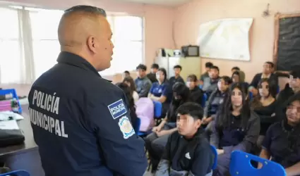 Plticas "Acoso" y "Drogas legales e ilegales"