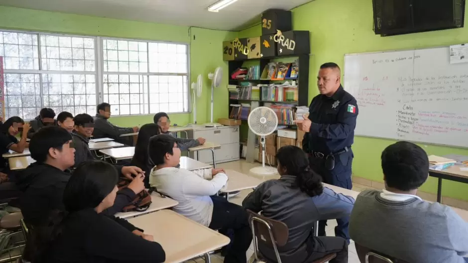 Plticas "Acoso" y "Drogas legales e ilegales"