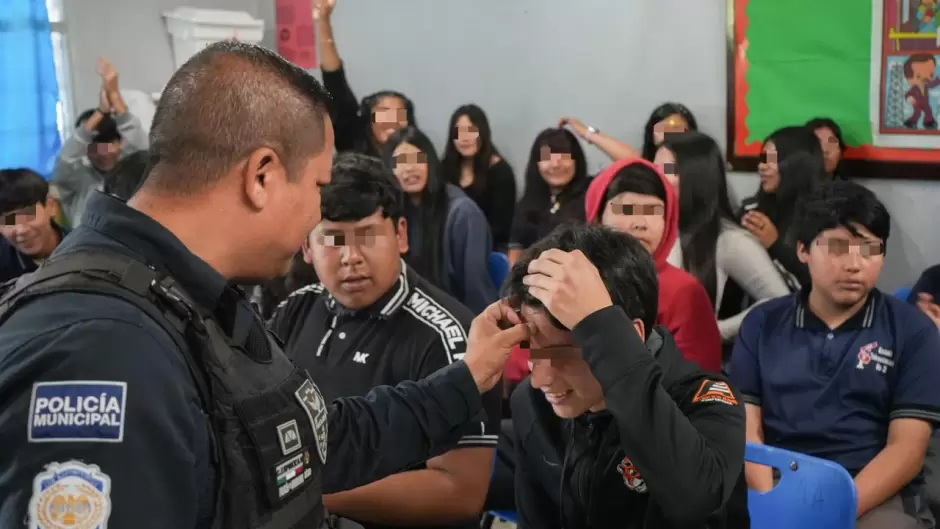 Plticas "Acoso" y "Drogas legales e ilegales"