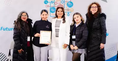 Claudia Agatn fortalece y empodera a las juventudes ensenadenses