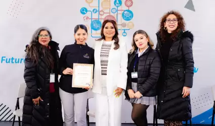 Claudia Agatn fortalece y empodera a las juventudes ensenadenses