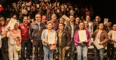 Reciben 160 familias de Tecate certeza jurdica sobre su patrimonio