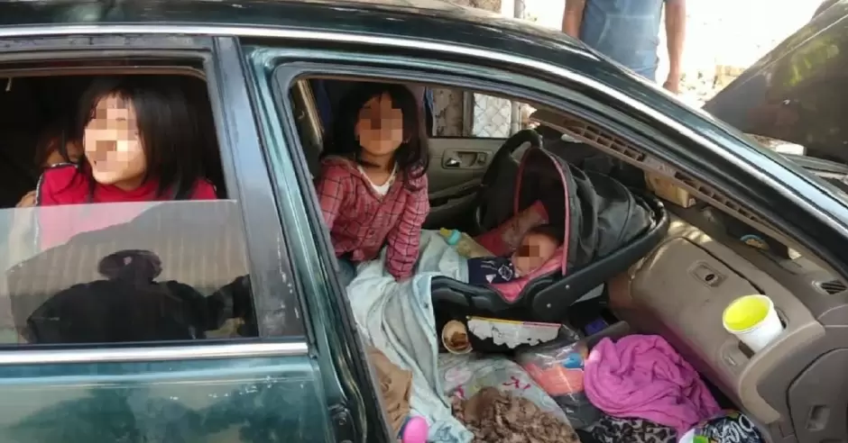 Nios trabajan en la calle