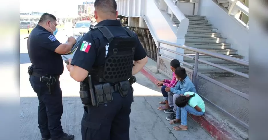 Nios trabajan en la calle
