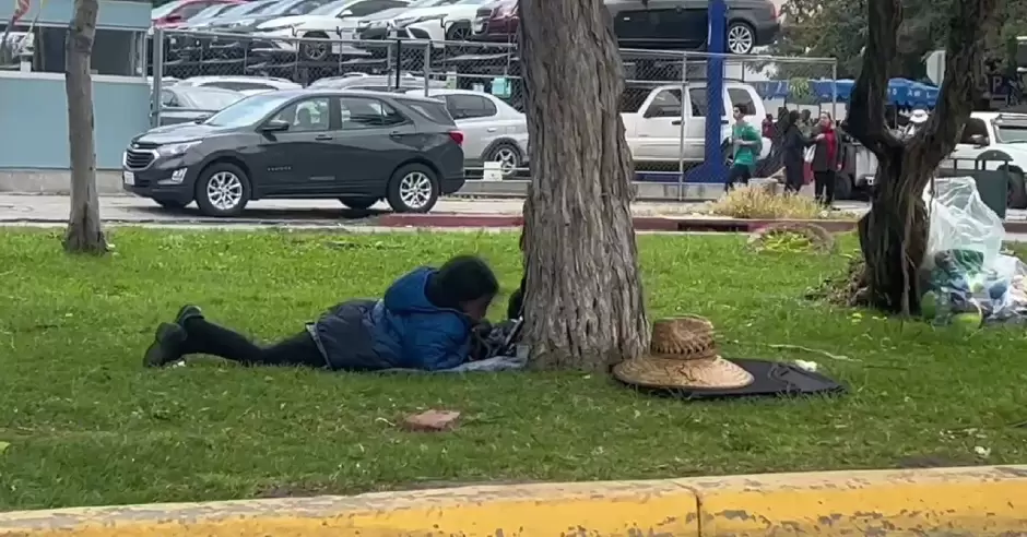 Nios trabajan en la calle