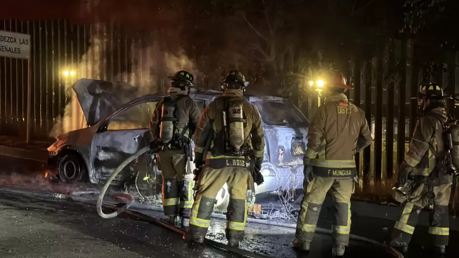Se incendia vehculo en la avenida Internacional, minutos despus del ataque con drones a la fiscala