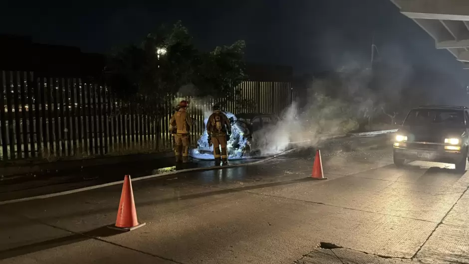 Se incendia vehculo en la avenida Internacional, minutos despus del ataque con drones a la fiscala