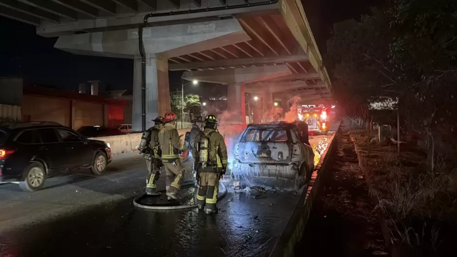 Se incendia vehculo en la avenida Internacional, minutos despus del ataque con drones a la fiscala