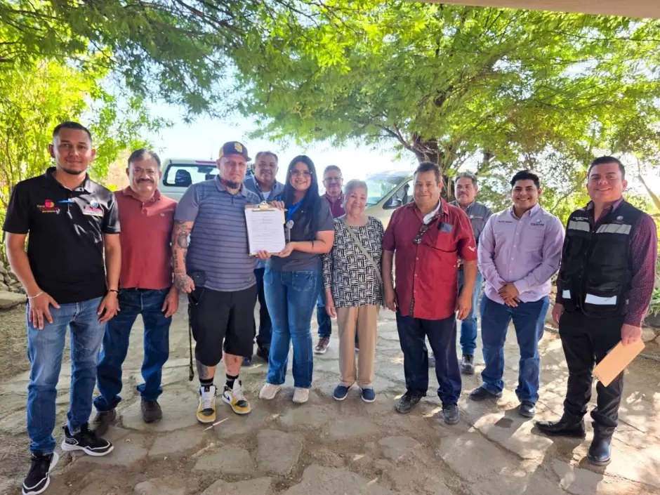 Reunin informativa sobre obra con residentes de la colonia Chauss