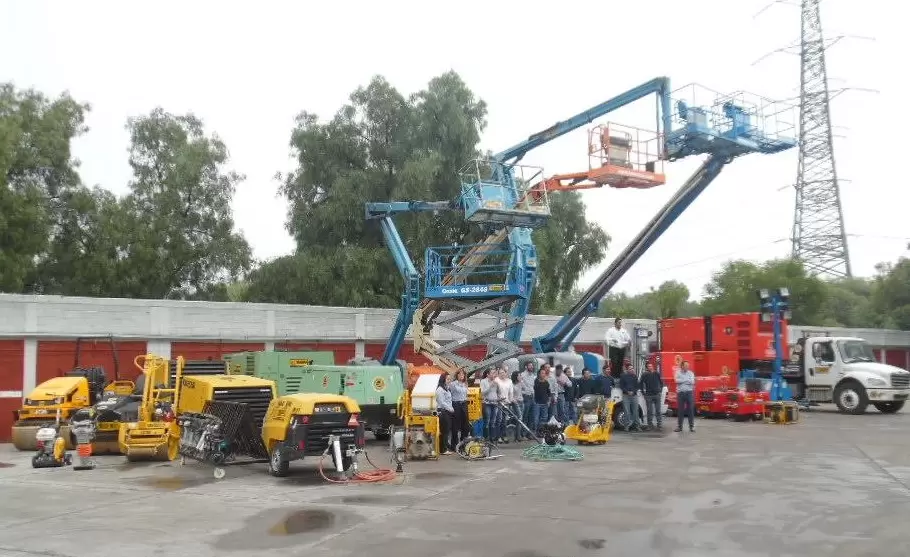 Revisar equipos, contrato, soporte y costos facilita decisiones acertadas al rentar maquinaria.