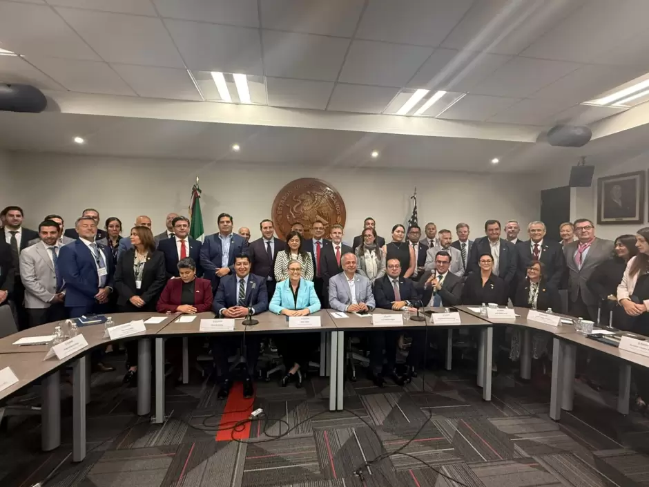 Baja California refuerza cooperacin econmica con Arizona en encuentro industrial en Ciudad de Mxico