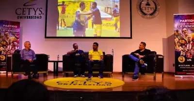 Ofrece Salvador Cabaas charla con estudiantes de preparatoria CETYS