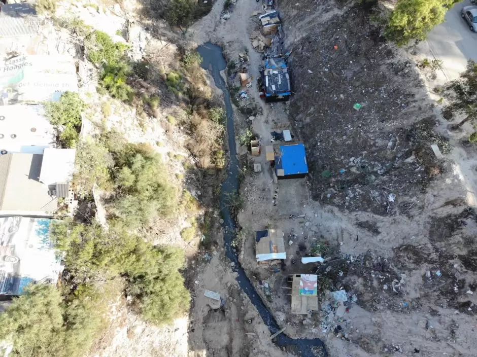 Colocan engomado rojo en siete viviendas de Vista Alamar
