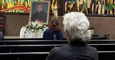 Comunidad catlica se une en oracin por el eterno descanso de su pastor, el Arz