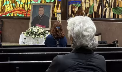 Comunidad catlica se une en oracin por el eterno descanso de su pastor, el Arz