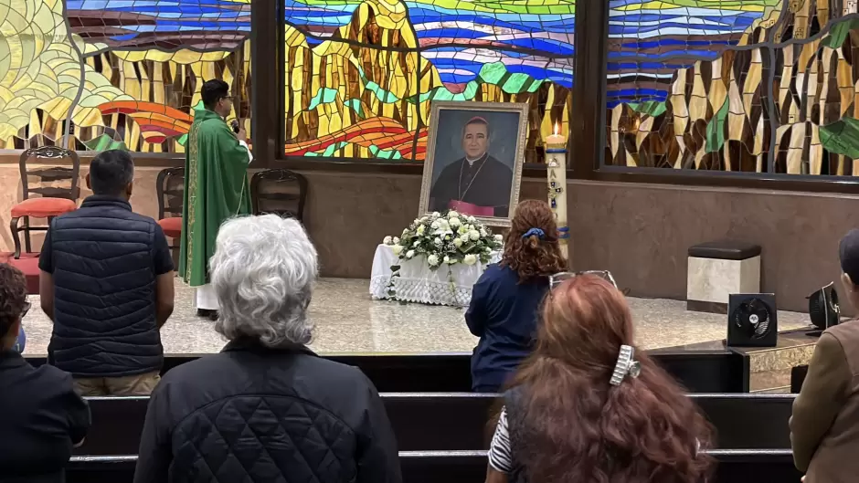 Comunidad catlica se une en oracin por el eterno descanso de su pastor, el Arzobispo de Tijuana
