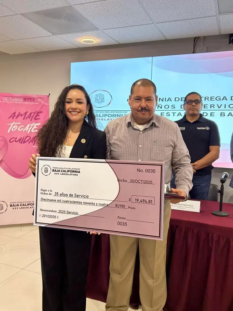 Reconocen a personal del Poder Legislativo con más de una década de servicio