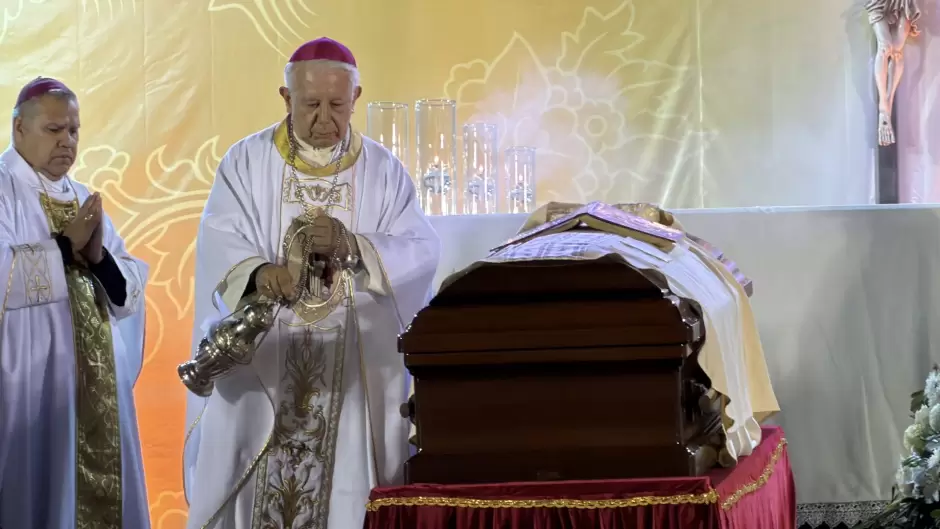 Realizan honras fúnebres y sepultura del Arzobispo de Tijuana Francisco Moreno Barrón