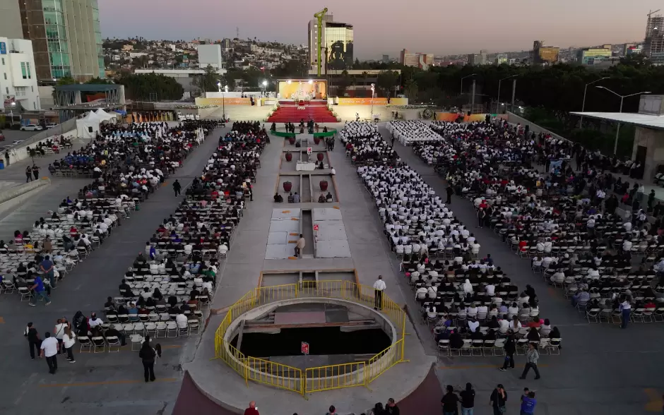 Realizan honras fúnebres y sepultura del Arzobispo de Tijuana Francisco Moreno Barrón