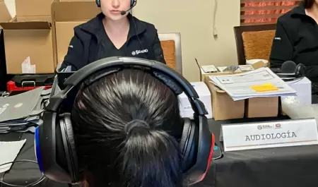 Entrega de auxiliares auditivos