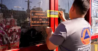Clausuran tiendas Waldos en Ensenada