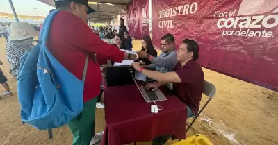 Entrega de actas de nacimiento gratuitas durante jornada en Playas de Rosarito