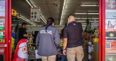 Operativo de inspeccin a tiendas Waldo's