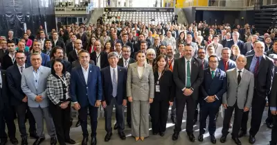 Gobernadora Marina del Pilar posiciona a Baja California