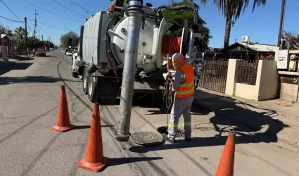 Labores de mantenimiento sanitario en diversos sectores de Mexicali