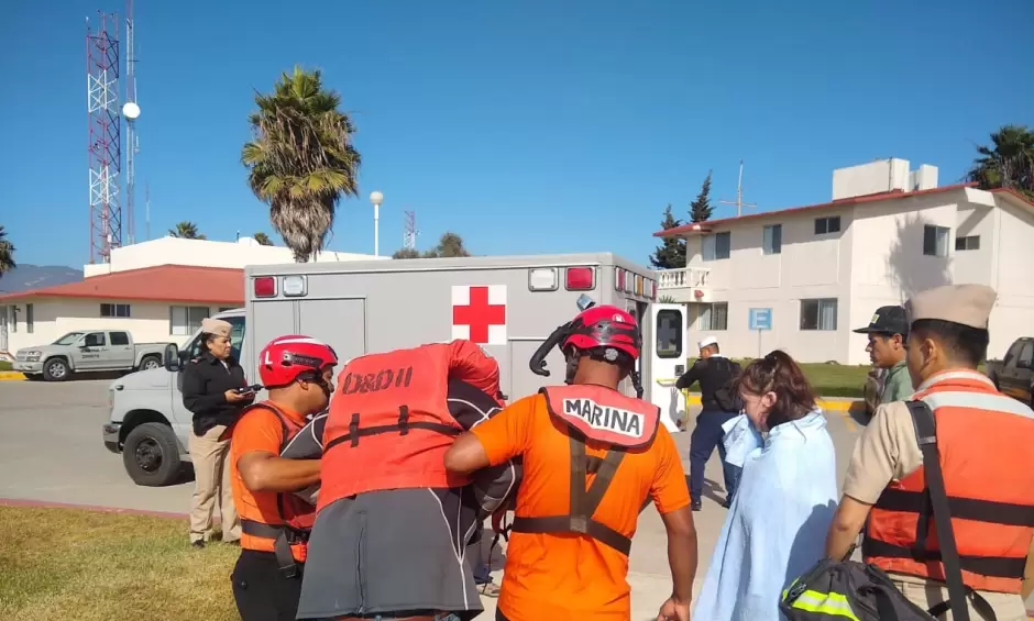 Marina realiza evacuacin mdica de tripulante en embarcacin turstica en Ensenada