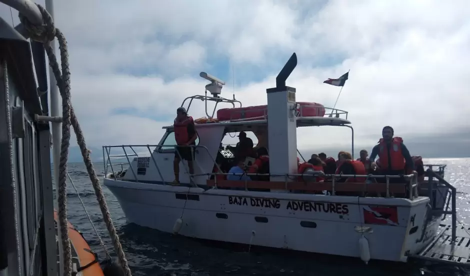 Marina realiza evacuacin mdica de tripulante en embarcacin turstica en Ensenada