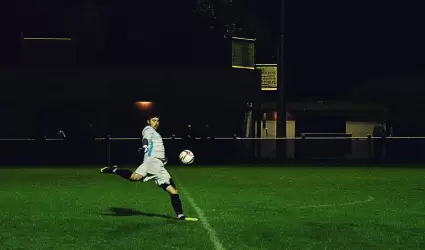 Ftbol y apuestas se unen en PG Slots 777, diversin garantizada.