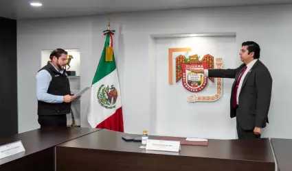 Toma protesta Ismael Burgueo a director del Instituto Municipal para la Juventu